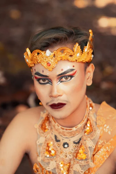 Balinese Man Eyeshadow Black Lipstick His Face While Wearing Golden — Stock Photo, Image