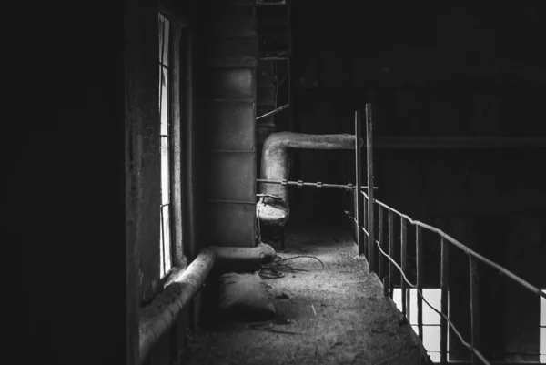 Stara Opuszczona Fabryka Czarno Biała — Zdjęcie stockowe