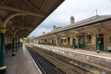knaresborough railway station platform and train tracks. North Yorkshire, UK