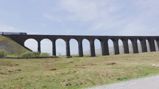 Train Crossing Ribblehead Viaduct Batty Moss Sunny Day — Stock Video