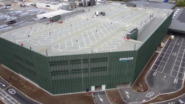 Aerial Drone Footage Roof Parking New Amazon Distribution Centre City — Stock Video