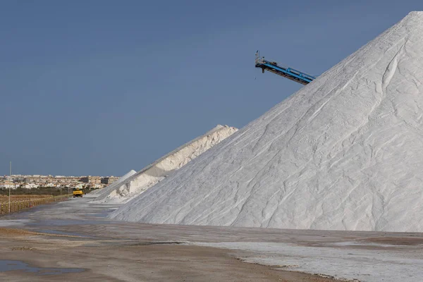 Sea Salt Mine Mountains Crane Sea Salt Industry Torrevieja Spain — Stock Photo, Image