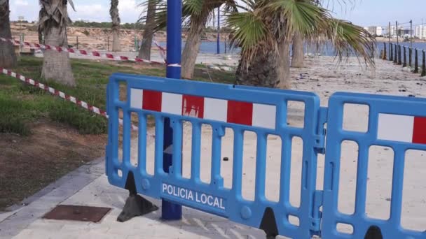 Barreira Plástico Azul Polícia Espanhola Policia Local Com Riscas Linha — Vídeo de Stock