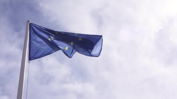 Avrupa Birliği Bayrağı Ağır Çekimde Rüzgarda Sallanıyor — Stok video