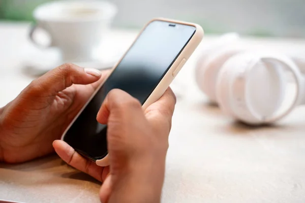 Closeup Business Woman Hands Using Mobile App Shopping Online Sending — Stockfoto
