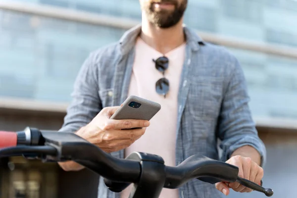Man Tourist Using Mobile App Scanning Code Rental Electric Scooter — Stock Fotó