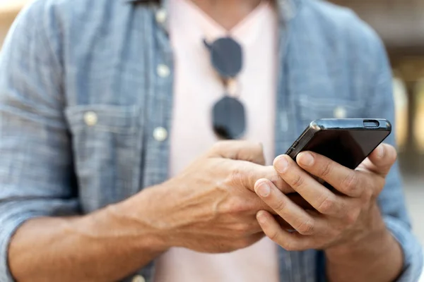 Closeup Business Man Hands Using Mobile App Shopping Online Checking — Foto de Stock