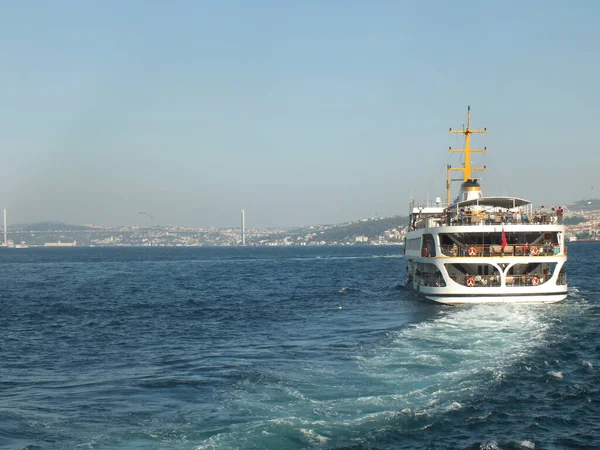Passenger Boat Middle Sea — Stockfoto
