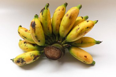 Beyaz arkaplanda muz