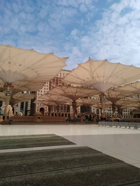 Medina Saudi Arabia October 2022 Umbrella Construction Square Masjid Nabawi — Stock Photo, Image
