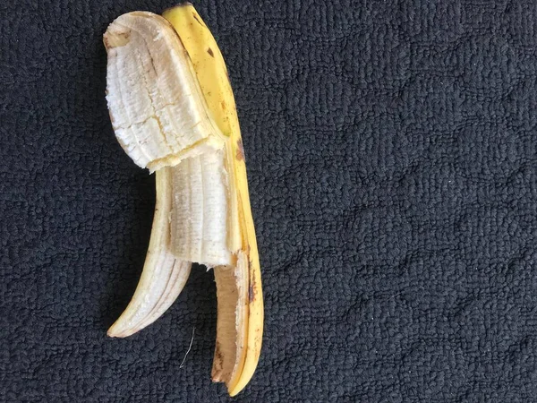 Banány Tmavém Pozadí — Stock fotografie