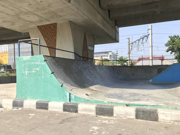 Surakarta Indonésia 2022 Parque Skate Vazio Parque Público Cidade Sob — Fotografia de Stock