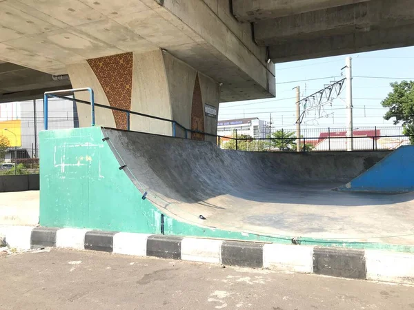 Surakarta Indonesië 2022 Leeg Skatepark Het Stadspark Onder Purwosari Viaduct — Stockfoto