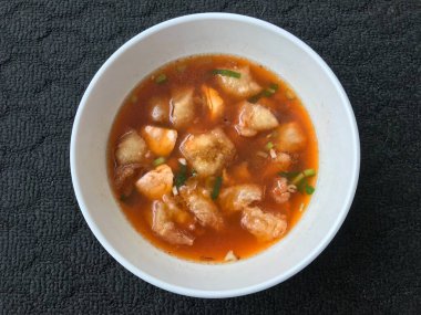 Malang, Doğu Java 'nın tipik köftelerinden. Karanlık bir arka planda