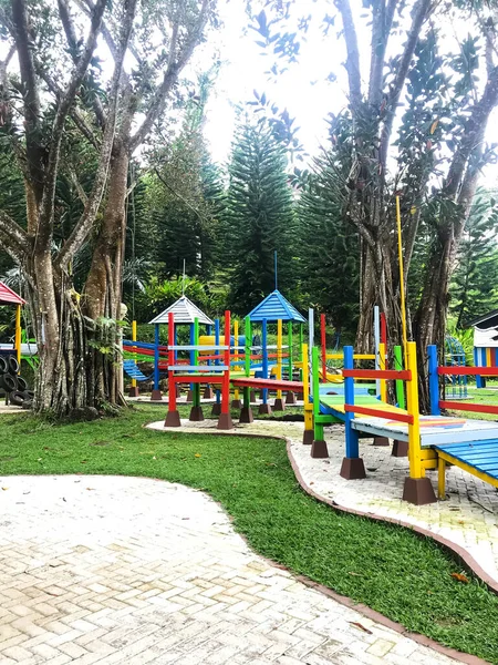 Equipamiento Moderno Para Juegos Infantiles Moderno Parque Infantil Colorido Patio — Foto de Stock