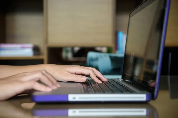 Cropped Image Woman Working Laptop — стоковое фото