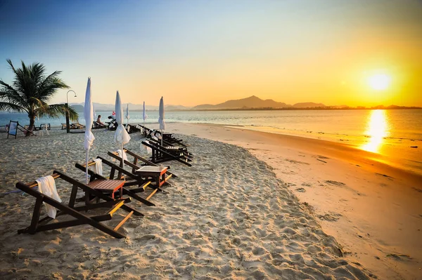Beach Loungers Sea Sunrise Thailand — Stockfoto