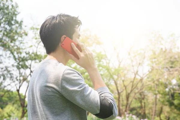Hombre Hablando Por Teléfono — Foto de Stock