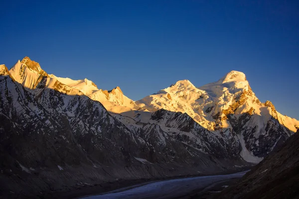Cubierta Nieve Cima Montaña Del Himalaya Norte India — Foto de Stock