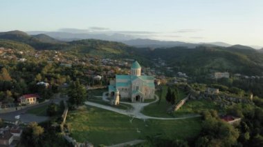 Bagrati Katedrali, Gürcistan 'ın Kutaisi kentindeki 11. yüzyıl katedrali.. 