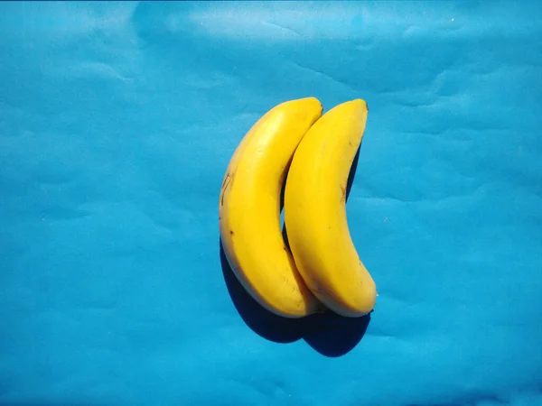 Bananas Blue Background Cold Tone Classification Bananas Kingdom Plantae Division — Fotografia de Stock