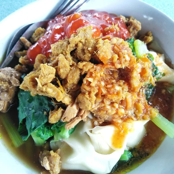 Mie Ayam Comida Popular Rua Indonésia Com Macarrão Frango Vegetais — Fotografia de Stock