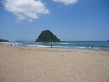 Red Island ve Beach Banyuwangi 'nin güzel manzarası Doğu Java Endonezya