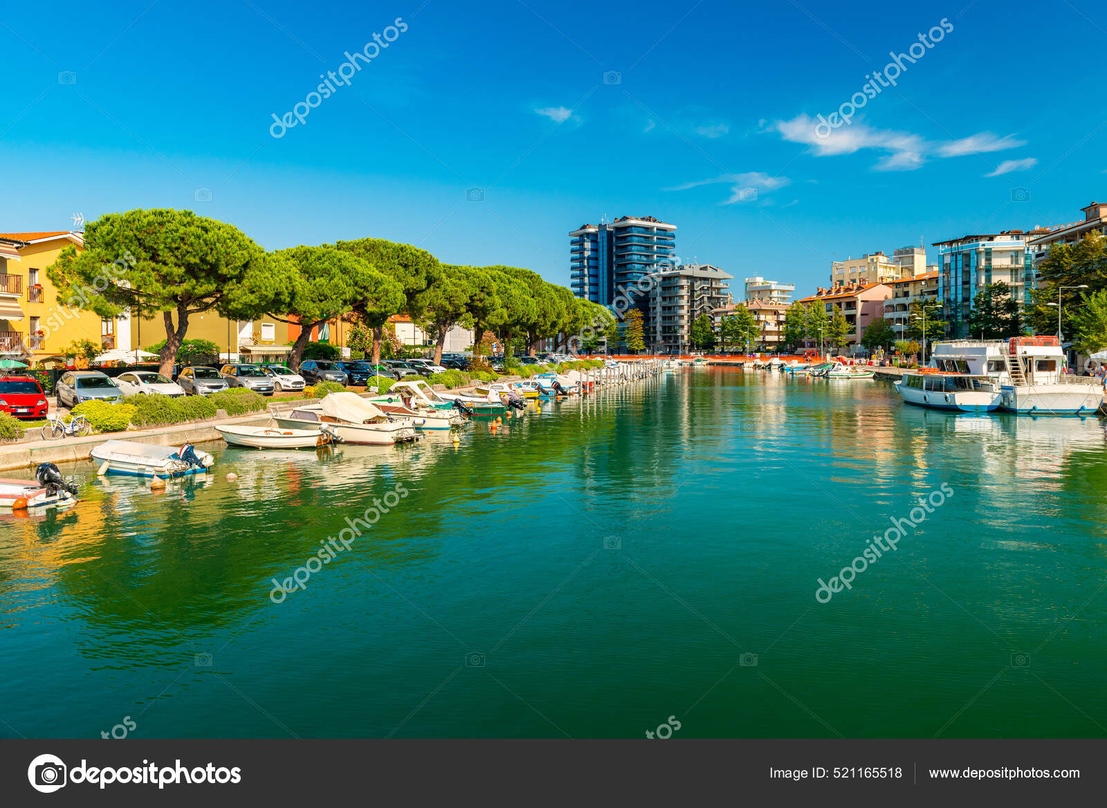 Cityscape Grado Italy View Canal Motorboats Lying Water — Stock