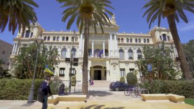 Malaga, İspanya - 21 Nisan 2022: Malaga şehrinin Townhall binası. Neobarok bir tarzı var. Mimarlar Guerrero Strachan ve Rivera Vera 'nın işi mi?.