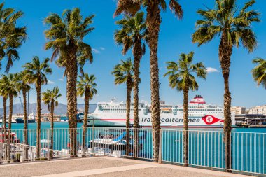 Malaga, İspanya - 21 Nisan 2022: Malaga şehri panoramik manzarası, 