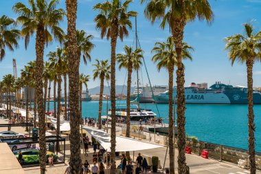 Malaga, İspanya: 01 Mayıs 2022: Malaga şehrinin panoramik manzarası, 