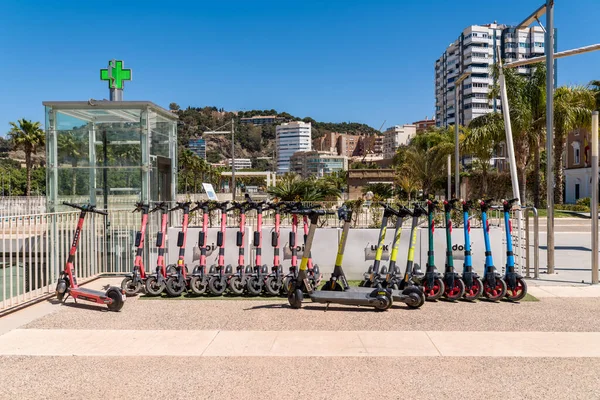 Málaga Espanha Abril 2022 Estacionamento Para Scooters Elétricos Beira Mar — Fotografia de Stock