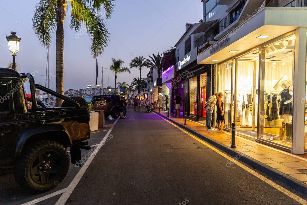 Agnes Gray Nadie espada Marbella, SPAIN - July 16 2020: Puerto Banus Harbour in Marbella City. One of the most expensive and exclusive area of Marbella. Night photography of the night lifestyle with shopping area and bars 2023 Agnes Gray Nadie espada Marbella, SPAIN - July 16 2020: Puerto Banus Harbour in Marbella City. One of the most expensive and exclusive area of Marbella. Night photography of the night lifestyle with shopping area and bars 2023