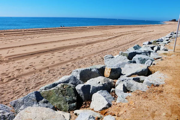 Deniz kıyısının güzel manzarası