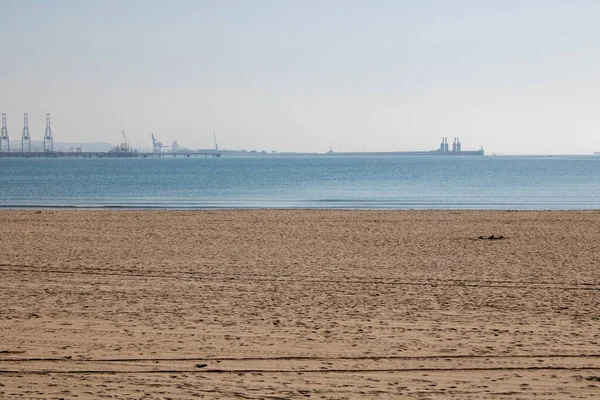 Güzel deniz ve sahil manzarası