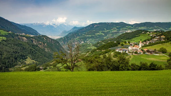 Beautiful View Aica Sopra Surrounding Valley Village Located 870 Asl — Stock Photo, Image