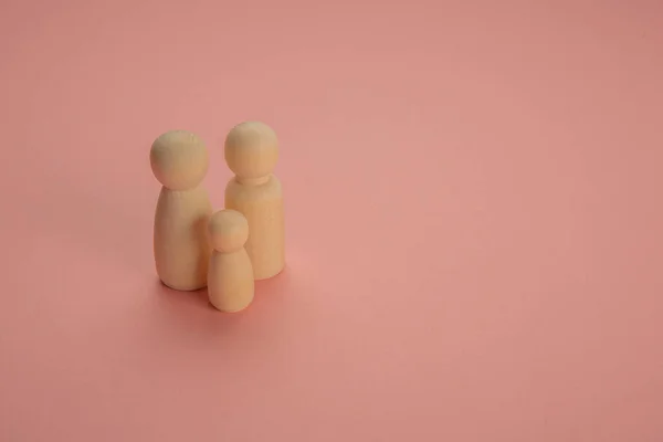 Wooden Tokens Simulating Members Family — Zdjęcie stockowe