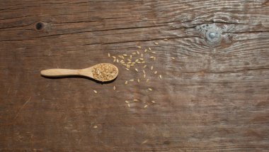 flax seeds in a small spoon