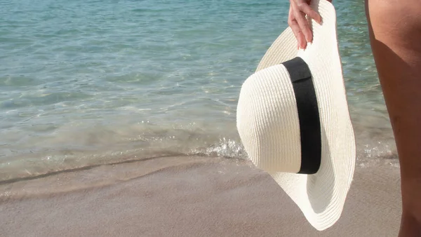 Woman Legs White Hat Her Hand Crystal Clear Blue Water 图库图片