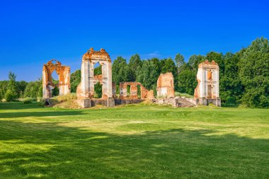 Eski Terk Edilmiş Malikane Harabeleri - Paulava Cumhuriyeti, Litvanya.