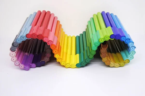 the connector pens with various colors that can be shaped at will is much liked by children because in addition to coloring, it can also be used as a medium for sharpening children\'s creativity