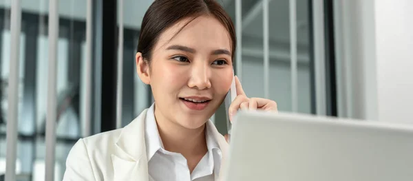 Asian Businesswoman Talking Phone Use Laptop Work Colleague Private Office — Stock Photo, Image