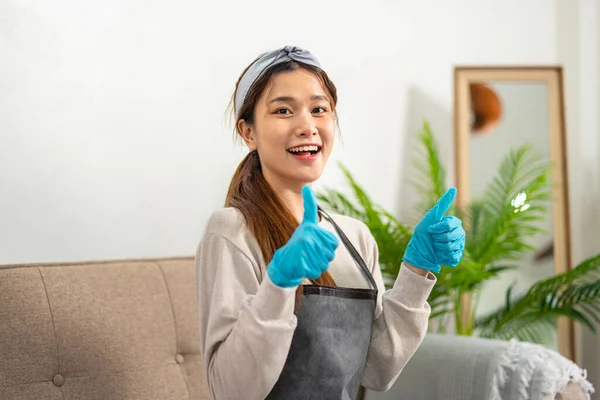 Housekeeper Wearing Protective Gloves Smiling Showing Happy Thumbs Gesture Wiping — Foto Stock