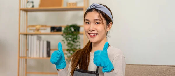 Housekeeper Wearing Protective Gloves Smiling Showing Happy Thumbs Gesture Wiping — ストック写真