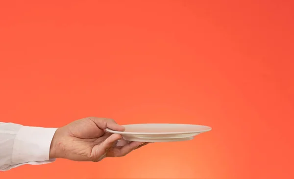 Close Photo Waiter Holding Empty Plate Product Advertisement Mock — Foto de Stock