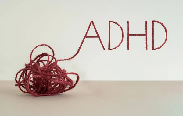 Knot Γράφεται Adhd Χρησιμοποιώντας Κόκκινο Σχοινί Έννοια Της Προσοχής Διαταραχή — Φωτογραφία Αρχείου