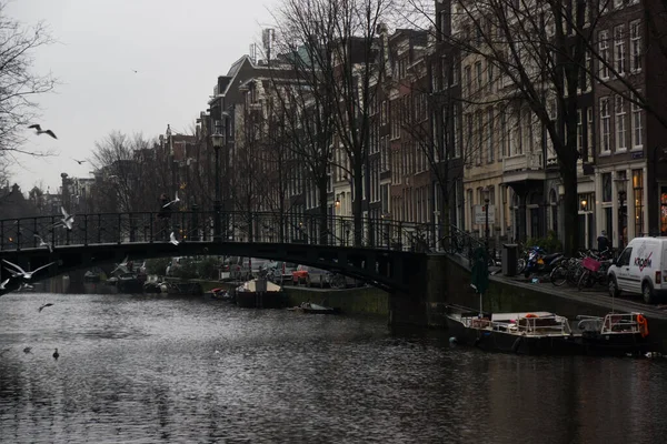 Ámsterdam Países Bajos 2015 Vista Uno Los Canales Ámsterdam — Foto de Stock