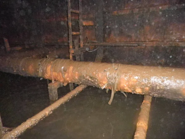 Pipe Leak Tank — Zdjęcie stockowe