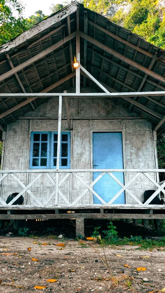 Ξύλινα Σπίτια Stilt Είναι Τακτοποιημένα Παρατάσσονται Στην Τουριστική Περιοχή Της — Φωτογραφία Αρχείου