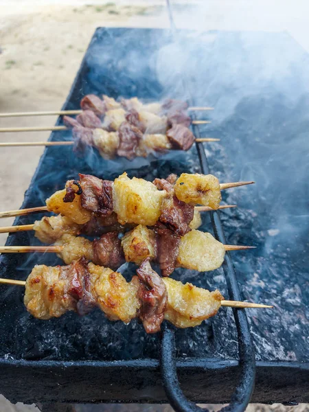 Five Pieces Beef Satay One Skewer Made Bamboo Pieces Burned — Stock Photo, Image